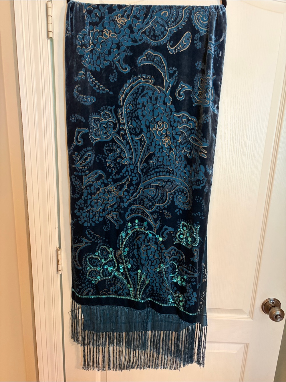 Liz Claiborne dark blue w Teal and gold accents Velvet Fringe Shawl - Picture 2 of 9